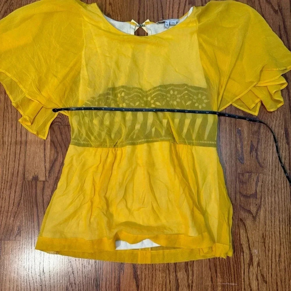 See by Chloe Yellow Flowy Short Sleeve Top Women Size 4 - Picture 6 of 7